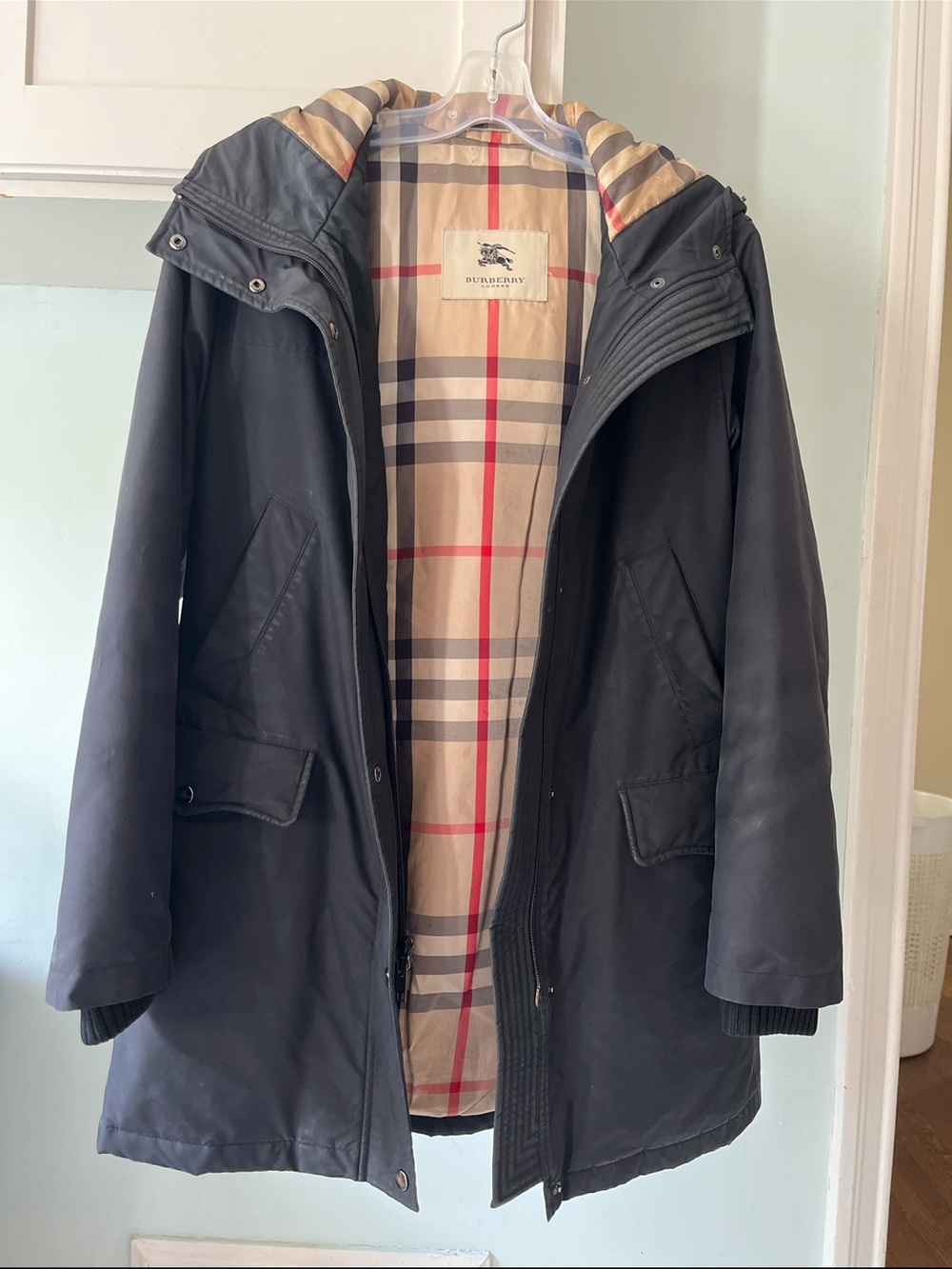 Burberry Black Trench Coat with Classic Beige Check Lining